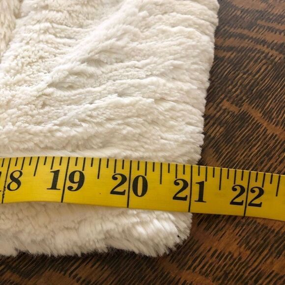 Cynthia Steffe Reagan Ivory Teddy Cropped Jacket - Picture 12 of 13